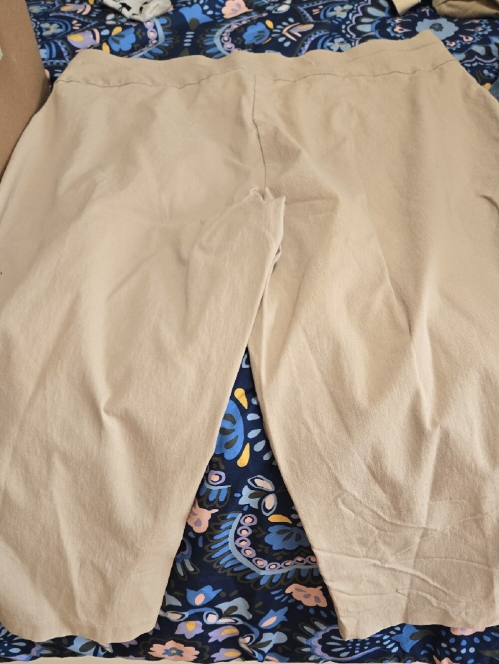 Ruby Rd. Khaki/Tan Capris Pull On - Picture 2 of 2